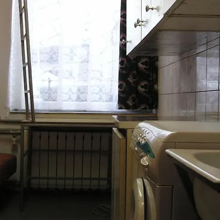 Проживание в семье P3a Kawalerka Bardzo Mala Cena Adekwantna Halczyna 9 *